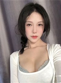 抖娘-利世 NO.85 partme C罩装不下了，哥哥帮忙用手兜着